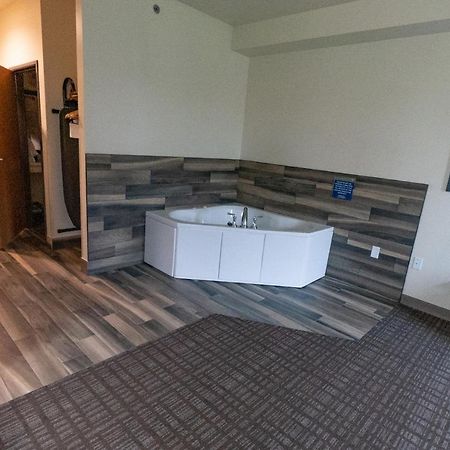 Cobblestone Hotel & Suites-Sheldon Esterno foto